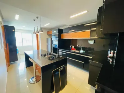 Apartamento com 4 Quartos para alugar, 253m² no São Jorge, Manaus