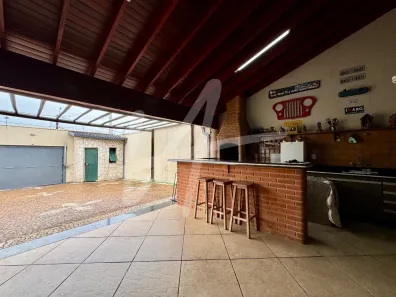 Sobrado com 3 Quartos à venda, 213m² no Vila Miranda, Sumaré
