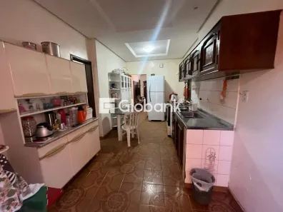 Casa com 6 Quartos à venda, 250m² no Cintra, Montes Claros