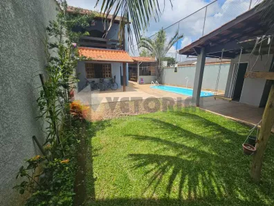 Sobrado com 3 Quartos à venda, 250m² no Jardim Jaqueira, Caraguatatuba