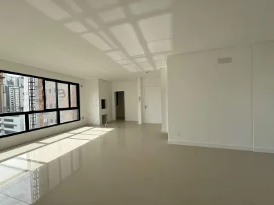 Apartamento com 3 Quartos à venda, 130m² no Centro, Balneário Camboriú