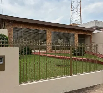 Casa com 4 Quartos para alugar, 260m² no Jardim Shangri-la A, Londrina