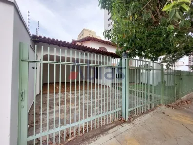 Casa com 3 Quartos para alugar, 304m² no Centro, São Carlos