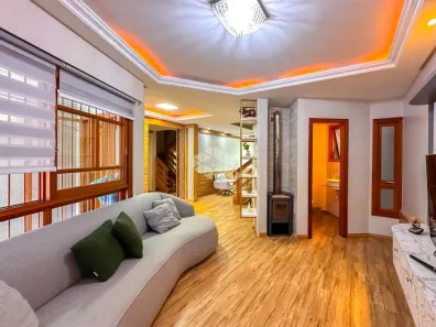 Casa com 3 Quartos à venda, 260m² no Jardim Itu, Porto Alegre