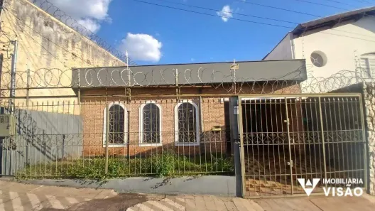 Casa com 3 Quartos para alugar, 235m² no Nossa Senhora da Abadia, Uberaba