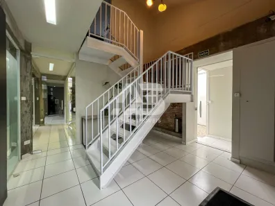 Sala Comercial para alugar, 118m² no Água Verde, Curitiba