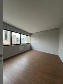 Sala Comercial à venda, 83m² no Petrópolis, Porto Alegre