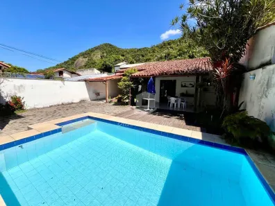 Casa com 3 Quartos à venda, 210m² no Piratininga, Niterói