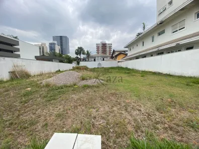 à venda, 645m² no Parque Residencial Aquarius, São José dos Campos