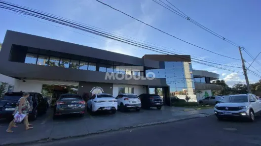Sala Comercial para alugar, 437m² no Jardim Karaíba, Uberlândia