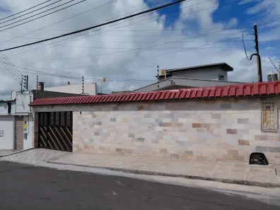 Casa com 5 Quartos à venda, 249m² no Nossa Senhora das Graças, Manaus
