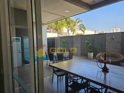 Casa de Condomínio com 5 Quartos à venda, 370m² no Aclimação, Uberlândia