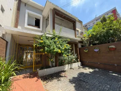 Casa com 3 Quartos à venda, 224m² no Gonzaga, Santos