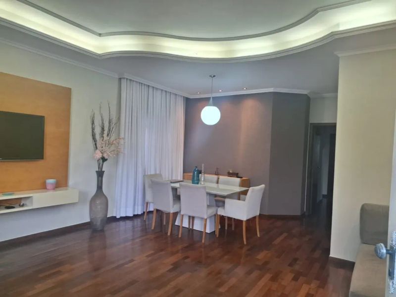 Casa com 3 quartos — Santa Amélia, Belo Horizonte