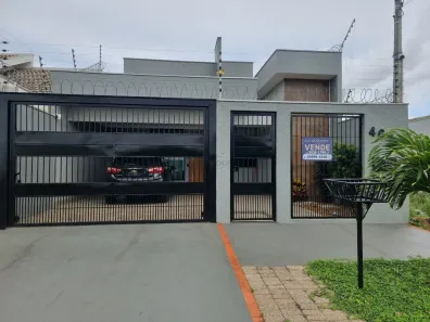 Casa com 3 Quartos à venda, 135m² no Bom Jardim, Maringá
