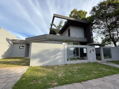 Casa com 3 Quartos à venda, 176m² no Canadá, Cascavel