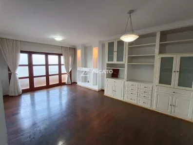 Apartamento com 4 Quartos para alugar, 208m² no São Benedito, Uberaba