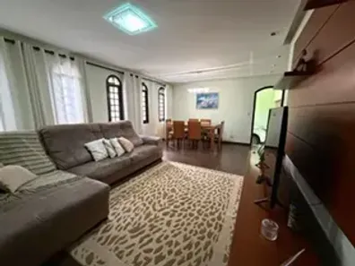 Casa com 3 Quartos à venda, 226m² no Pinheirinho, Santo André