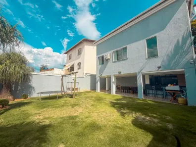 Casa com 3 Quartos à venda, 360m² no Planalto, Belo Horizonte