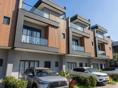 Casa com 3 Quartos à venda, 141m² no Água Verde, Curitiba