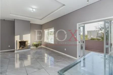Sobrado com 3 Quartos à venda, 300m² no Vila Assunção, Porto Alegre