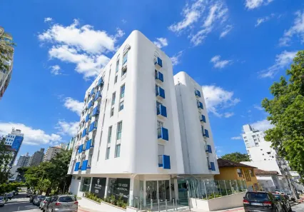 Apartamento com 3 Quartos para alugar, 107m² no Centro, Florianópolis