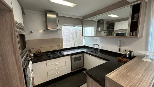 Sobrado com 3 Quartos à venda, 181m² no Fazendinha, Itajaí