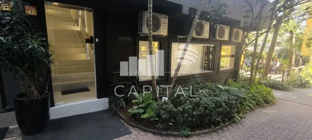 Sala Comercial para alugar, 150m² no Condomínio Centro Comercial Alphaville, Barueri