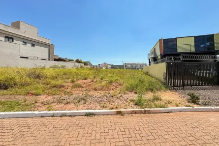 Lote/Terreno à venda, 303m² no Igara, Canoas