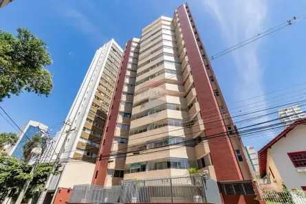 Apartamento com 3 Quartos para alugar, 138m² no Centro, Curitiba