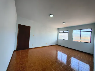 Apartamento com 3 Quartos para alugar, 90m² no Grã-Duquesa, Governador Valadares