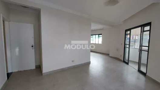 Apartamento com 4 Quartos para alugar, 133m² no Centro, Uberlândia