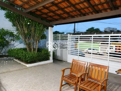 Casa com 3 Quartos à venda, 250m² no Antares, Maceió