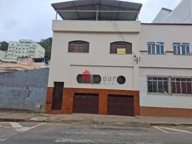 Casa de Condomínio com 4 Quartos à venda, 200m² no Costa Carvalho, Juiz de Fora