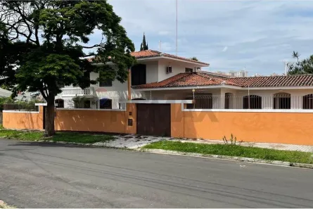 Sobrado com 4 Quartos para alugar, 301m² no Jardim São Carlos, Campinas