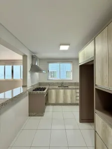 Apartamento com 2 Quartos para alugar, 67m² no Zona 07, Maringá