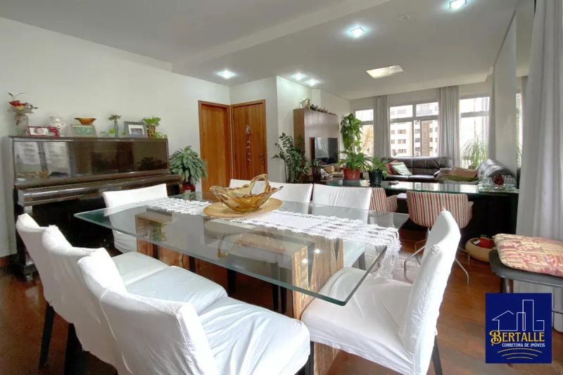 Apartamento com 4 quartos — Savassi, Belo Horizonte