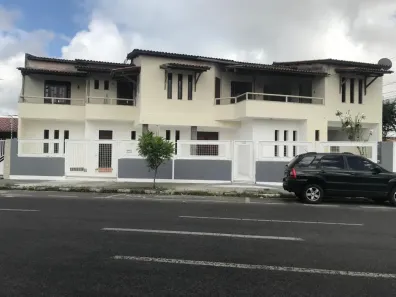 Sobrado com 5 Quartos para alugar, 570m² no Serraria Brasil, Feira de Santana