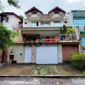 Casa de Condomínio com 4 Quartos à venda, 220m² no Vila Valqueire, Rio de Janeiro