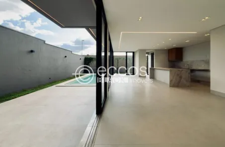 Casa de Condomínio com 3 Quartos à venda, 314m² no Gávea, Uberlândia