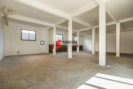 Ponto Comercial para alugar, 216m² no Centro, Curitiba