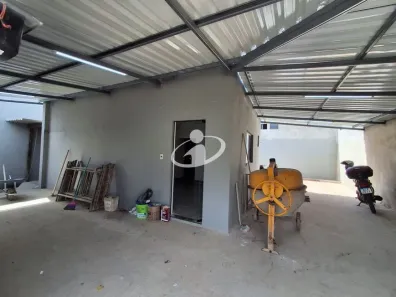Casa com 2 Quartos para alugar, 60m² no Residencial Lago Azul, Uberlândia