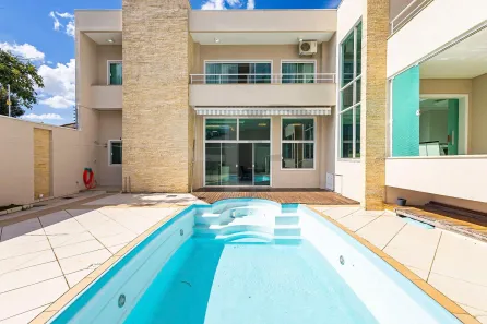 Casa com 6 Quartos à venda, 404m² no Novo Mundo, Curitiba