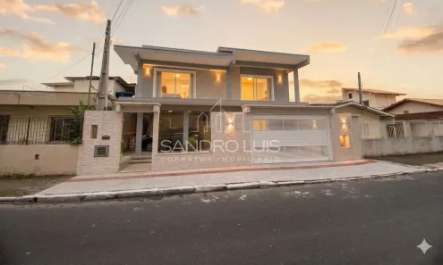 Casa com 3 Quartos à venda, 345m² no São João, Itajaí
