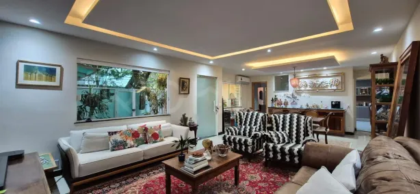 Casa de Condomínio com 4 Quartos à venda, 240m² no Charitas, Niterói