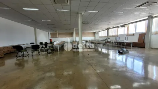 Ponto Comercial para alugar, 450m² no Granja Marileusa, Uberlândia