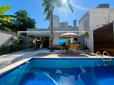 Casa com 6 Quartos à venda, 240m² no Jardim Virgínia, Guarujá