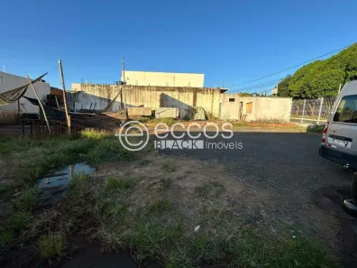 Lote/Terreno à venda, 300m² no Granada, Uberlândia