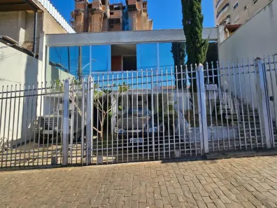 Casa com 4 Quartos para alugar, 273m² no Lídice, Uberlândia