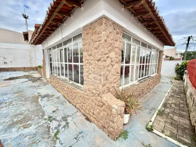 Casa com 2 Quartos para alugar, 220m² no Taquaral, Campinas